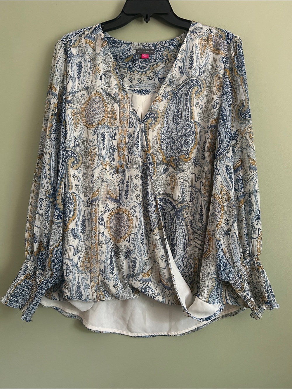 NWOT Vince Camuto Blue and Gold Paisley V-Neck Blouse Size 2X